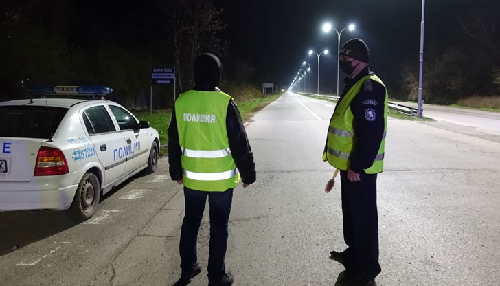 Дезинфекцират се с домашна ракия Дезинфекцират се с домашна ракия