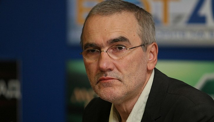 Онези, които мислите, че е излишна паника и истерия - за по-умни ли се смятате от щабове от лекари, вирусолози и т. н. експерти по цял свят, които предлагат и правителствата налагат неистови мерки? Онези, които мислите, че е излишна паника и истерия - за по-умни ли се смятате от щабове от лекари, вирусолози и т. н. експерти по цял свят, които предлагат и правителствата налагат неистови мерки?