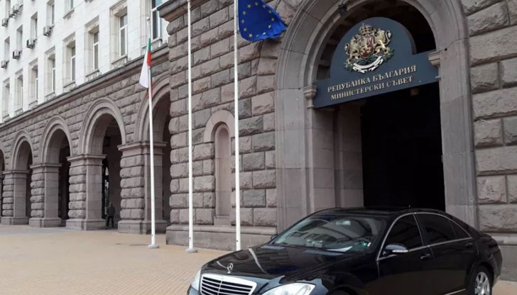 Полковник Милен Русев е роден през 1969 г. в гр. Шумен. През 1991 г. завършва ВНВУ „Васил Левски”, гр. Велико Търново, мотострелкови команден профил