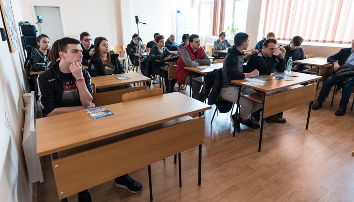 Обученията се провеждат в рамките на проект "STEАM EDU4future - STEАM образование за устойчиво бъдеще"