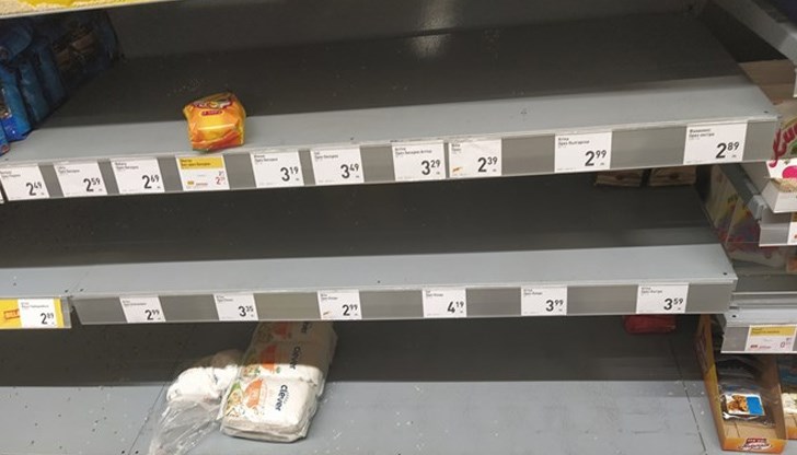 По разпореждане на вътрешното министерство униформени пазят и аптеките По разпореждане на вътрешното министерство униформени пазят и аптеките