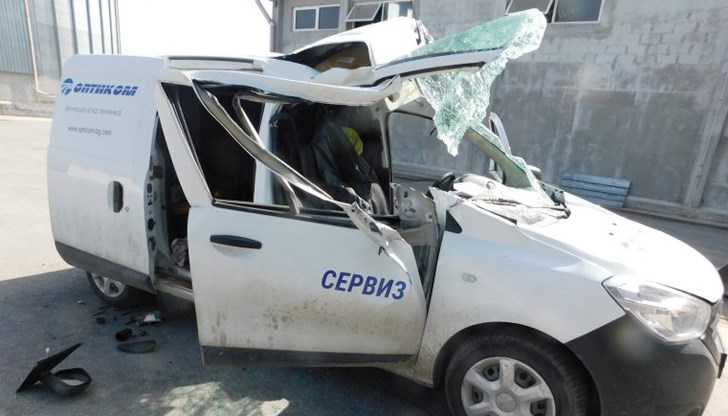 Двама мъже пострадаха тежко при катастрофа в двора на зърнобаза