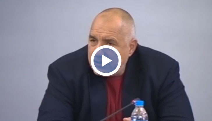 Компаниите даряват хиляди човекочасове от времето на специалистите си