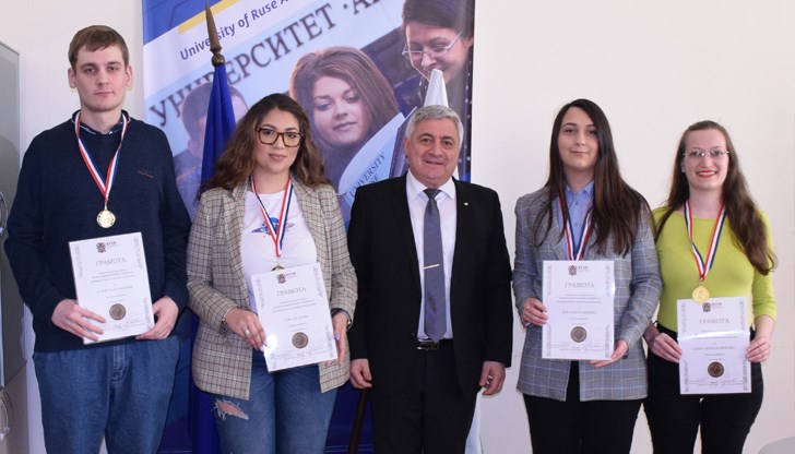 Отлично представяне на отбора на Русенския университет в Четвъртата международна студентска олимпиада по финансова и актюерна математика