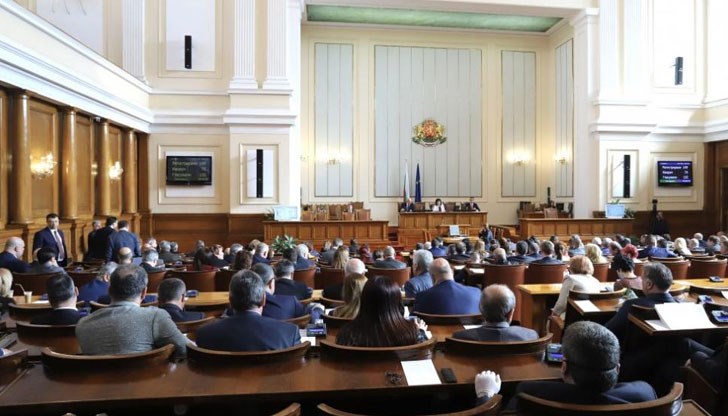 Народното събрание няма да провежда редовни пленарни заседания в сряда, а само в четвъртък и петък