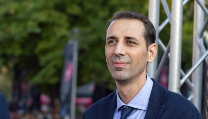 Бизнесменът Ревански спечели вота чрез малката формация ”Пряка демокрация”, побеждавайки ГЕРБ и БСП