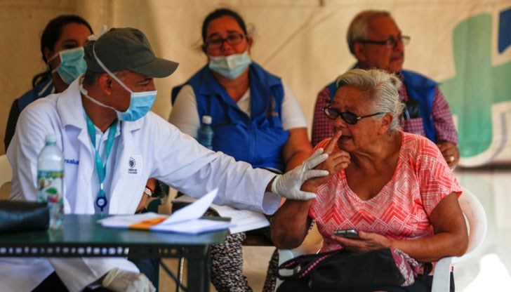 Уточнява се, че този подход се отнася до възрастни хора, за които и без новото заболяване се очаква да починат до края на годината заради деменция или други трайни здравословни проблеми Уточнява се, че този подход се отнася до възрастни хора, за които и без новото заболяване се очаква да починат до края на годината заради деменция или други трайни здравословни проблеми