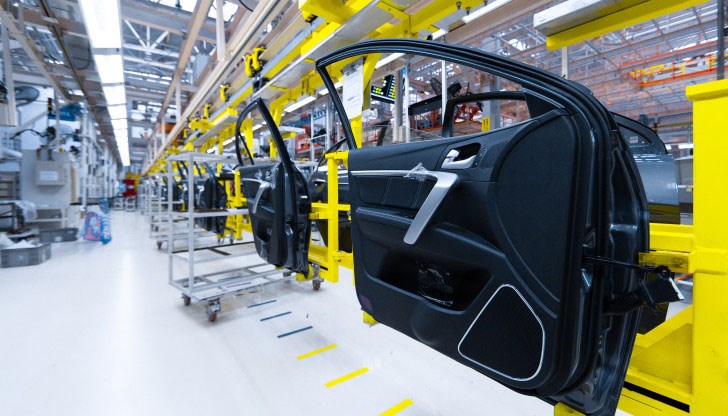 Фирмите с до петима работници ще имат право на помощ в размер на 9 000 евро, а тези с повече служители ще могат да разчитат на три плащания на стойност 15 000 евро месечно