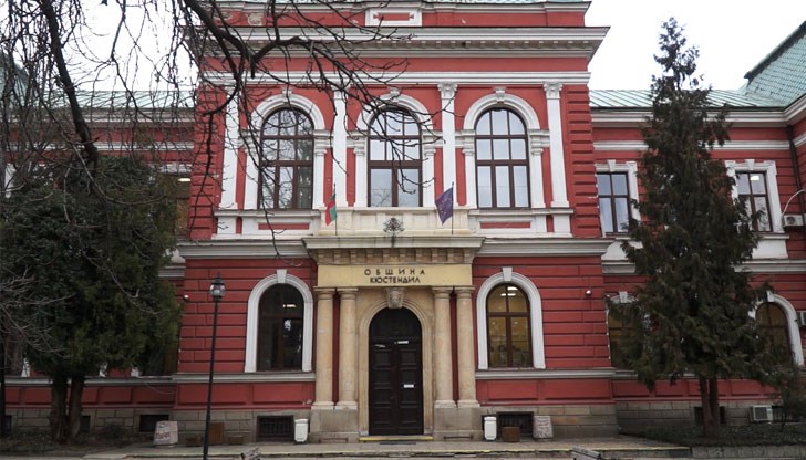 При огледа е открита бутилка със запалителна течност При огледа е открита бутилка със запалителна течност