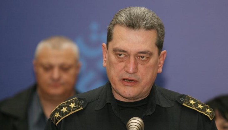 Николай Николов заяви, че по доставки на лични предпазни средства и защитни облекла се работи активно с Китай, Виетнам, Индия Николай Николов заяви, че по доставки на лични предпазни средства и защитни облекла се работи активно с Китай, Виетнам, Индия