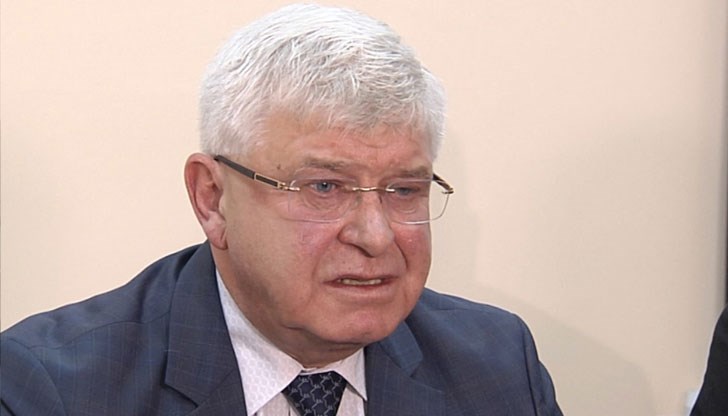 Министърът на здравеопазването Кирил Ананиев обясни кои обекти ще работят и кои ще бъдат затваряни