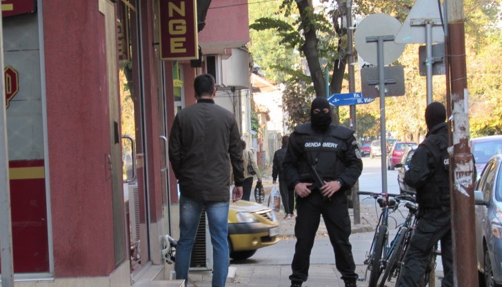 От 3 до 7 години затвор получиха десетима участници в организирана престъпна за изнудвания чрез заплахи, побои и отвличания