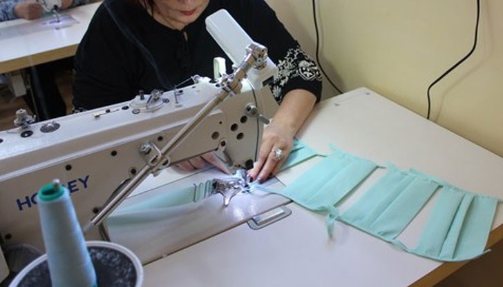 Част от тях са обявили, че ще дарят предпазните средства, други са предоставили много добри условия за закупуване Част от тях са обявили, че ще дарят предпазните средства, други са предоставили много добри условия за закупуване