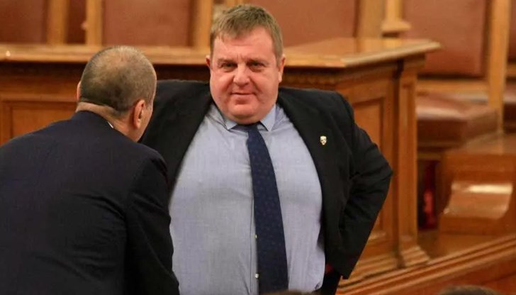 Двама офицери са заразени и двамата са от мисии в чужбина - в Косово и Румъния