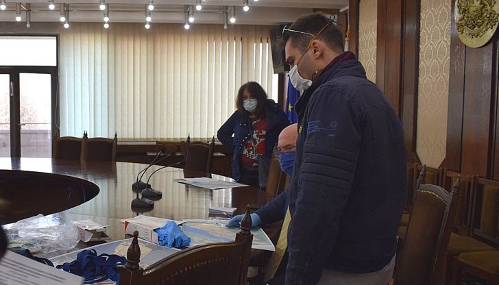 В акцията са мобилизирани 35 души, разделени в шест района на Русе.