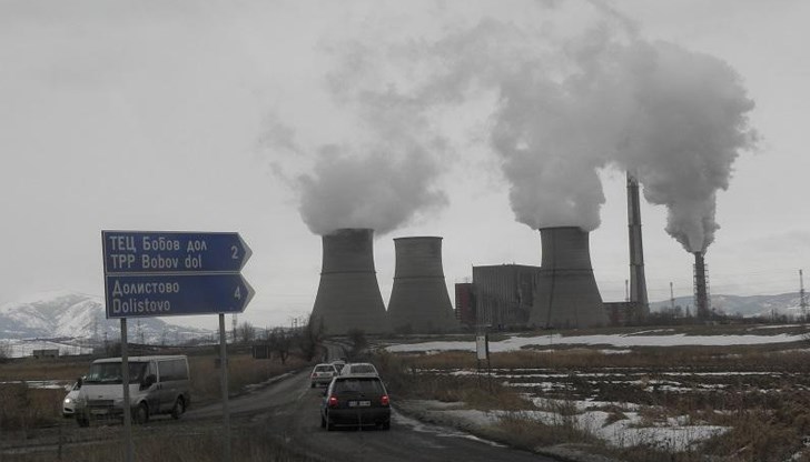 Директорът обясни, че с разрешителното ще могат да изгарят по 96 тона отпадък за денонощие Директорът обясни, че с разрешителното ще могат да изгарят по 96 тона отпадък за денонощие