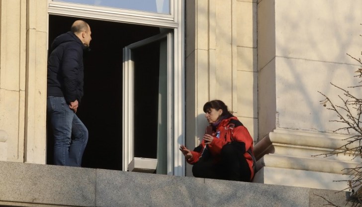 За тях пари няма, но за самолет има, за футболни стадиони има. За спасение на Пеевски и Лафка има За тях пари няма, но за самолет има, за футболни стадиони има. За спасение на Пеевски и Лафка има