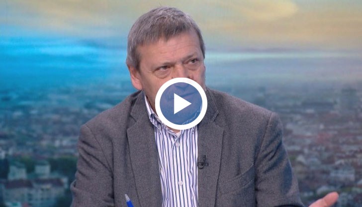 При сегашното отпускане на средства за засегнатия от коронавируса бизнес, парите ще стигнат за около 12% от фирмите и няма да има средства за по-дълго от 3 месеца, смята икономистът