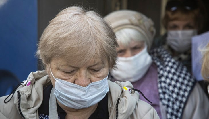 Задължението се сведе до препоръка за „покриване на устата и носа“ Задължението се сведе до препоръка за „покриване на устата и носа“