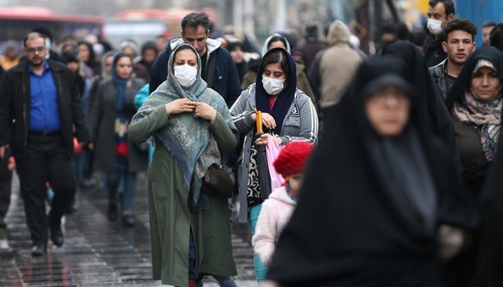 Иран се бори да спре бързото разпространение на вируса, затвори училищата и университетите, прекрати големи културни и спортни събития и съкрати работното време