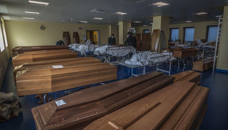 Италия обяви рекордни 475 смъртни случая за едно денонощие Италия обяви рекордни 475 смъртни случая за едно денонощие