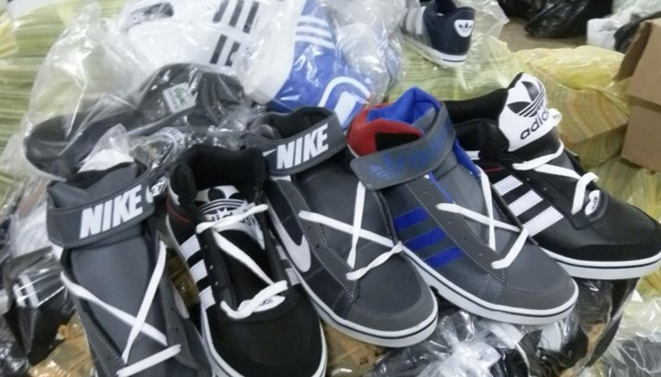 Голяма част  от иззетите стоки са с обозначения на световноизвестни търговски марки