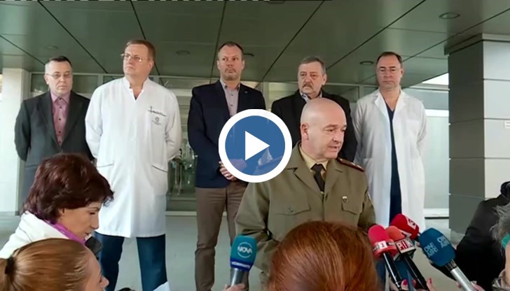 Тази нощ в 12 часа се е наложила интубация на мъжа