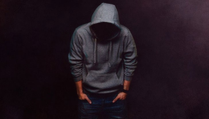 Задигнали немалка сума от джоб на якето му