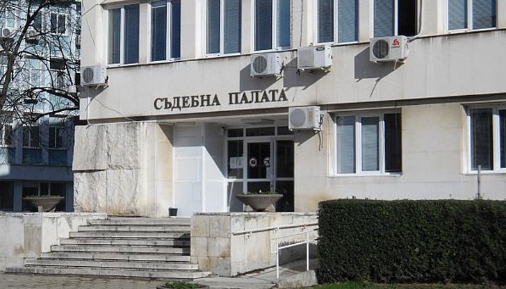 57-годишният Р.Д. е блудствал с три момчета