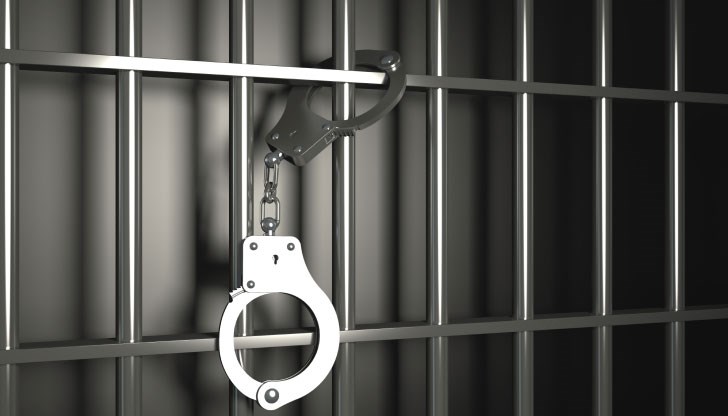 36-годишният мъж е задържан за 72 часа и обвинен в длъжностно присвояване
