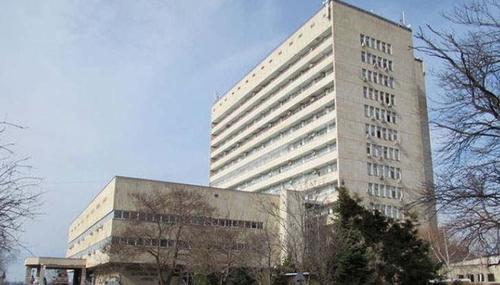 Инфекциозното отделение разполага със 17 легла и с възможност за увеличаване на капацитета до 34 Инфекциозното отделение разполага със 17 легла и с възможност за увеличаване на капацитета до 34