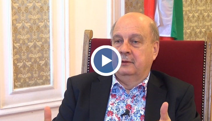 Същите нарекли Орбан “фашист“ през 2015 г., днес аплодират Мицотакис