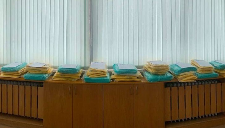 Облекла с висока защита и такива за еднократна употреба бяха разпределени към редица областни болници в страната Облекла с висока защита и такива за еднократна употреба бяха разпределени към редица областни болници в страната