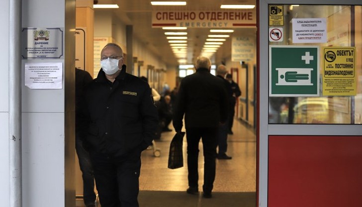 Става въпрос за санитари, лаборанти, медицински сестри и лекари в спешното отделение Става въпрос за санитари, лаборанти, медицински сестри и лекари в спешното отделение