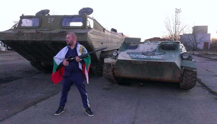 1500 другари ще ни последват веднага срещу бежанците, казва Ловеца на мигранти 1500 другари ще ни последват веднага срещу бежанците, казва Ловеца на мигранти