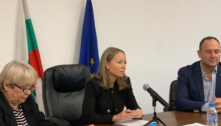 Жената е била контактна с 20 пациенти и лекари