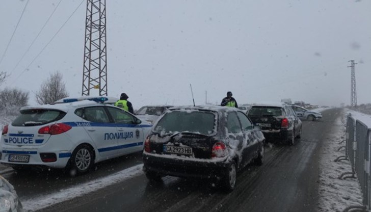 Ограничителни мерки: Каква е обстановката по пътищата в първия работен ден Ограничителни мерки: Каква е обстановката по пътищата в първия работен ден