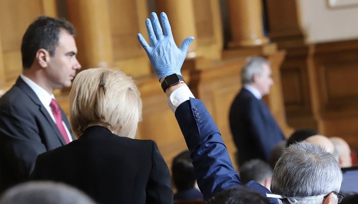 Представители на парламентарните групи казаха накратко какво е решено по време на вчерашното 8-часово заседание на правната комисия