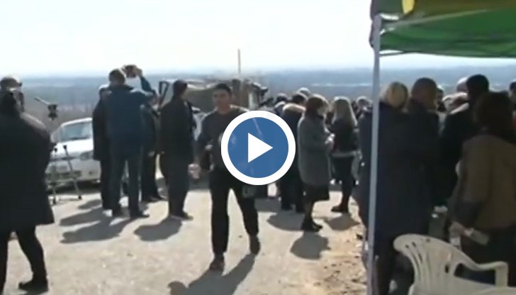 Местните жители са излезли на протест