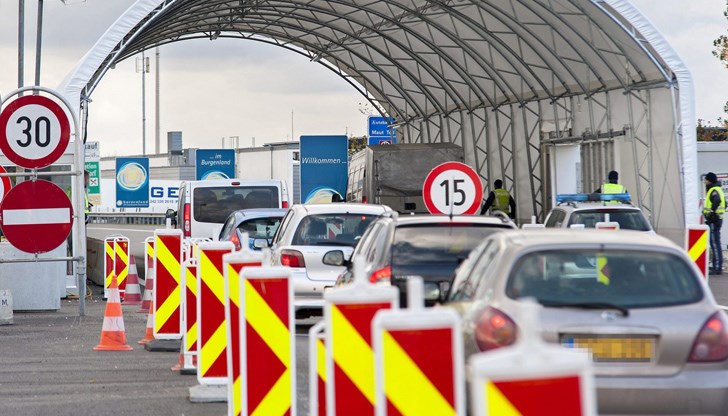 Австрийско-унгарската граница беше отворена за да бъдат пропуснати автомобили и автобуси на наши сънародници