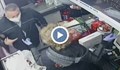 Полицай нападна касиерка заради ресто от една стотинка