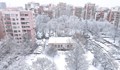 Априлски сняг затрупа София