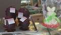 Сладкар предлага шоколадови великденски яйца "Коронавирус"
