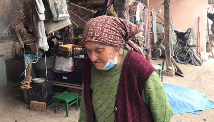 Съседите в къщата срещу ограбената жена също се оплакват от посегателства Съседите в къщата срещу ограбената жена също се оплакват от посегателства