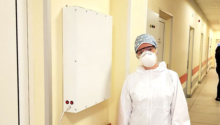 Специализирани устройства стерилизират въздуха, чрез която се унищожават бактерии, вируси, микроби, плесени и спори до 99.99%