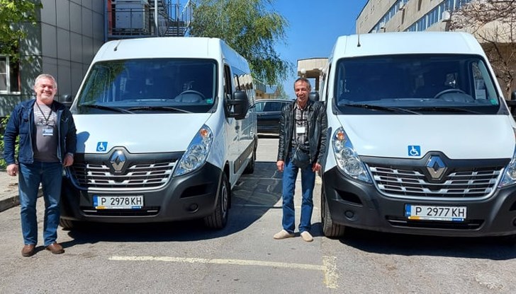 Двете коли са купени от Министерство на здравеопазването