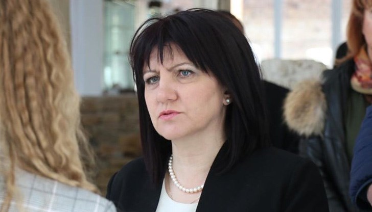 Изолацията е само физическа