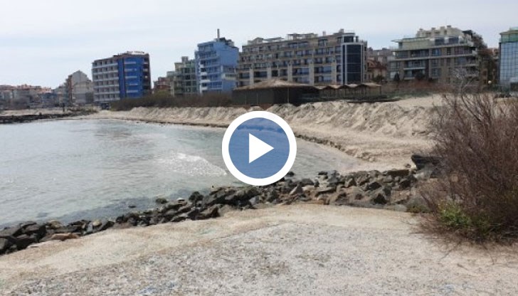 От фирмата концесионер обясниха, че изграждането на дигите е част от подготовката на плажа за сезона