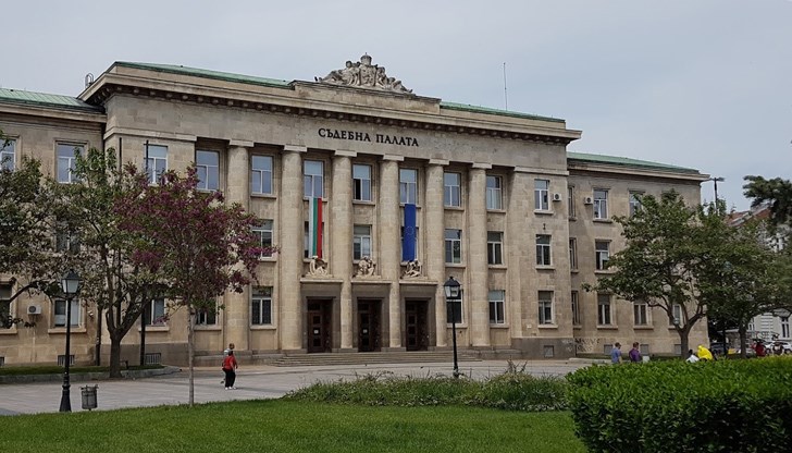 Наказанието е лишаване от свобода от 1 до 5 години и глоба от 500 до 1500 лева Наказанието е лишаване от свобода от 1 до 5 години и глоба от 500 до 1500 лева