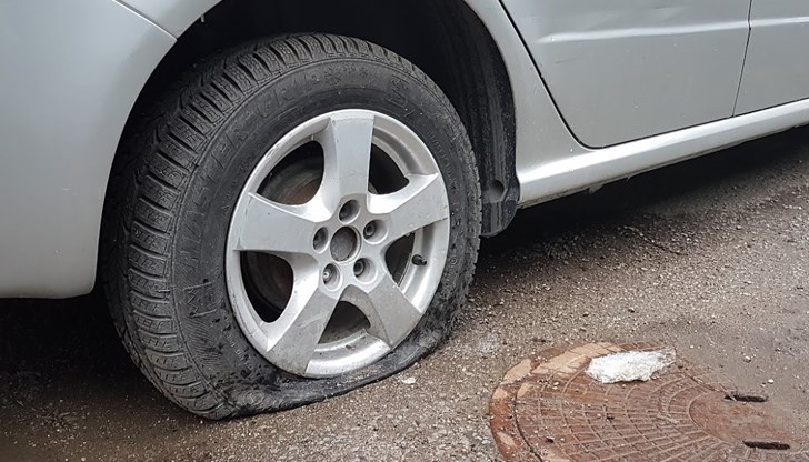 Криминалисти от Първо РУ са установили мъж, нарязал гумите на автомобили в Русе